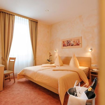 Hotel Mediterraneo Neustadt an der Weinstraße Pokoj fotografie